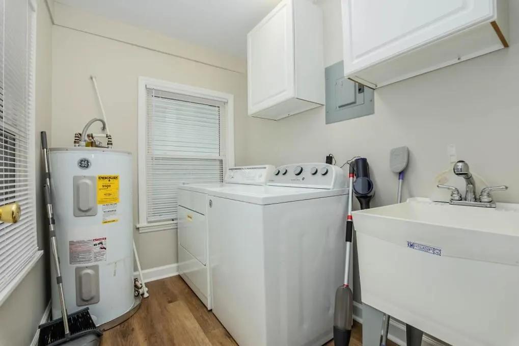 Minutes Away From Downtown Area Apartment Charlotte